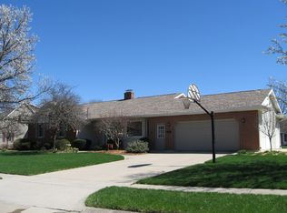 1227 Canterbury Dr, Celina, OH