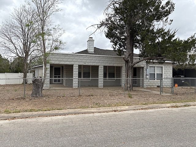 1st image of 802 Heights St