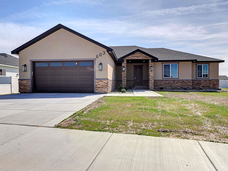 1st image of 603 Manning Cir