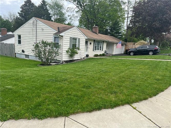 1st image of 405 Gravel St