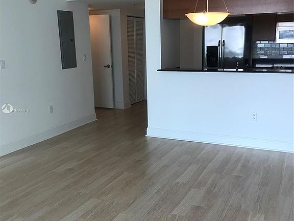 5th image of 1800 N Bayshore Dr APT 2902