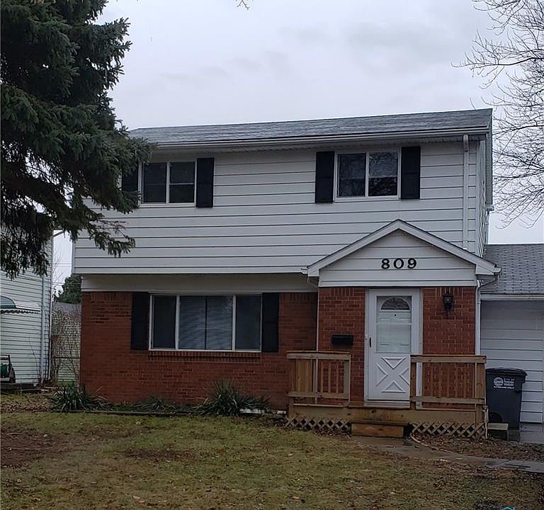 1st image of 809 Woodlawn Dr