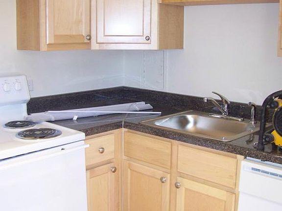 5th image of 2122 W Farragut Ave APT H2