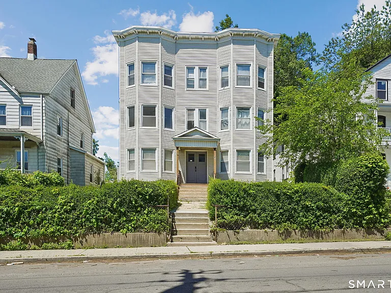 41 Southfield Ave — Photo 1