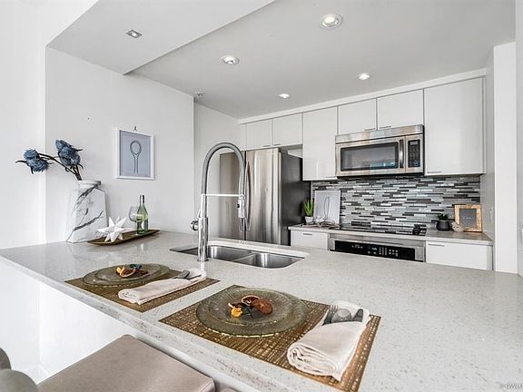 2nd image of 1200 Alberni St #902