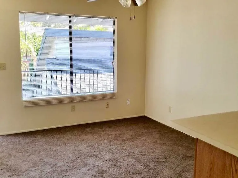 1304 Helix St #27 — Photo 3