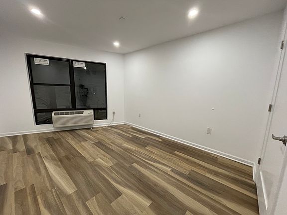 2nd image of 504 Market St #1C