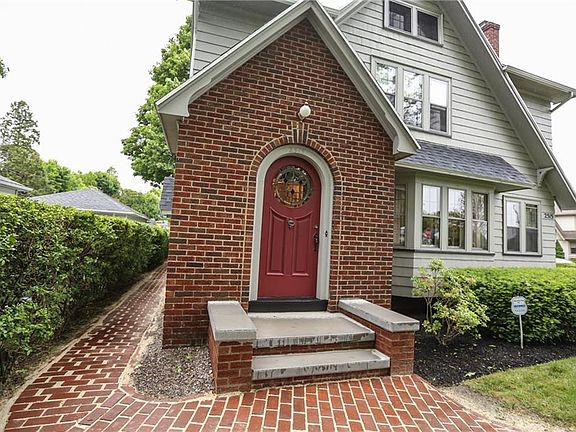 3rd image of 2515 Saint Paul Blvd