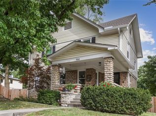 700 W College St, Liberty, MO 64068