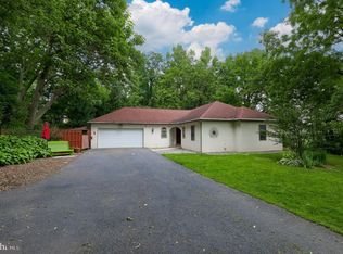 30 Willis Ln, Lancaster, PA 17602