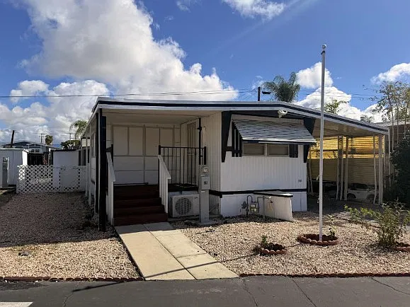 W Acacia Ave — Photo 3