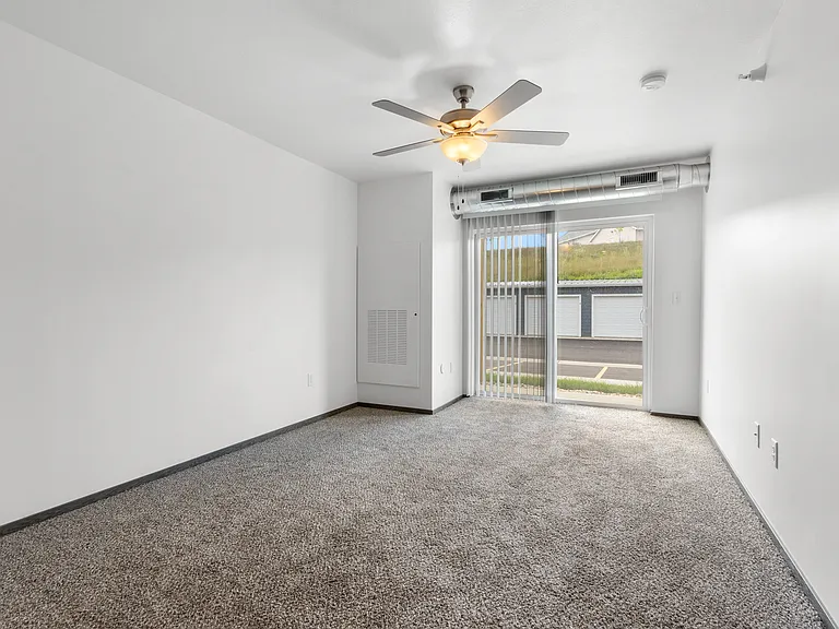 Split Rock Village Apartments & Townhomes — Photo 7