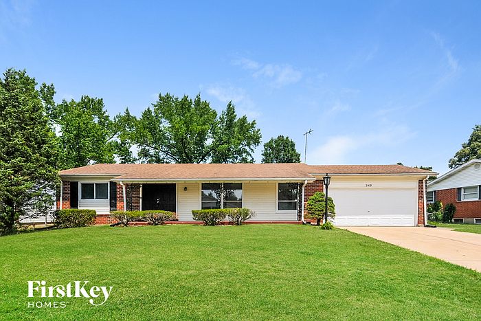 1st image of 2415 Greenbriar Dr