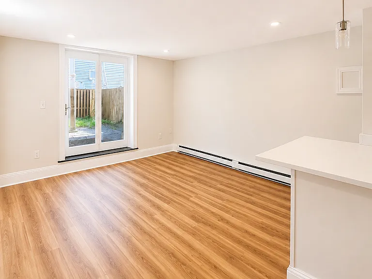 108 Washington Ave #B — Photo 4