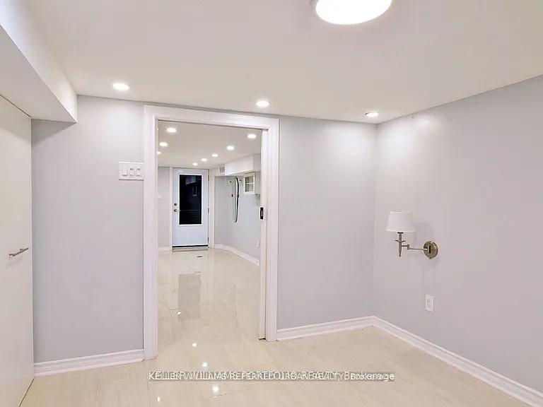 431 Kingston Rd #LOWER — Photo 15