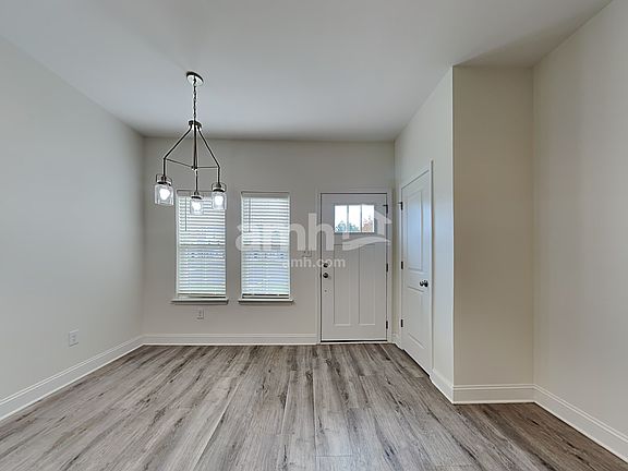 5th image of 2388 Eagle Creek Dr