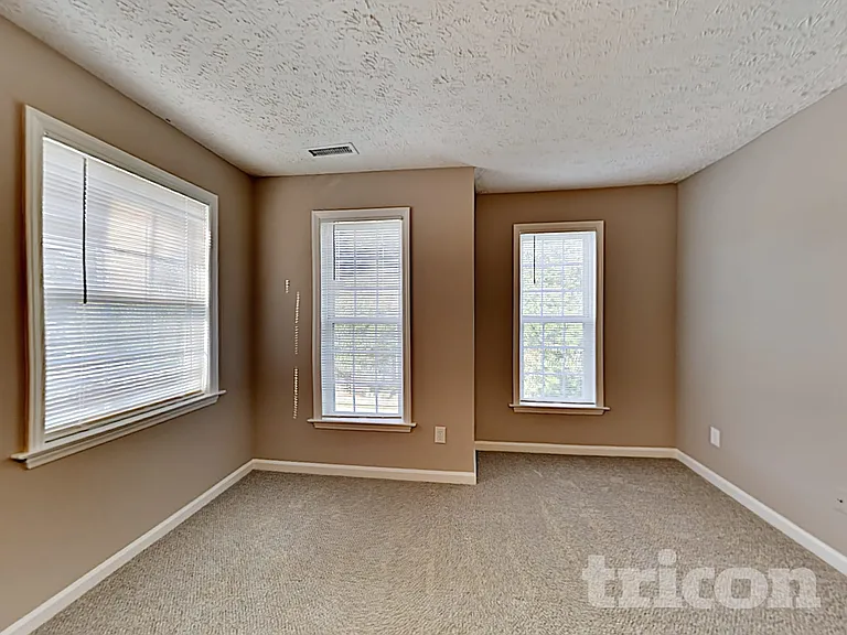 3328 Neptune Dr — Photo 10
