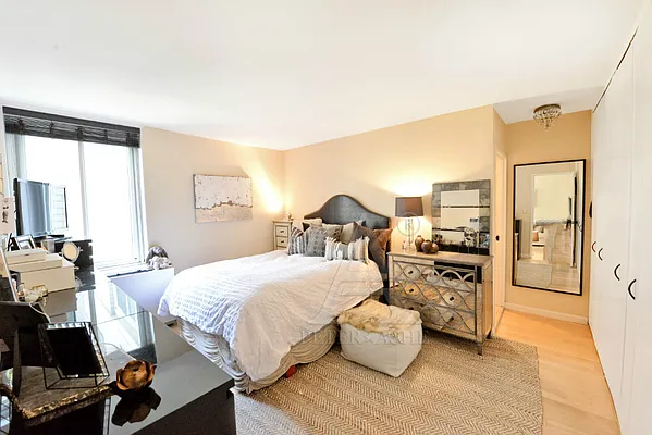 Rented by Peter Ashe | media 3