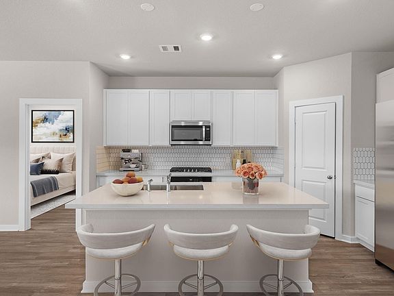 2nd image of 2808 English Laurel Dr
