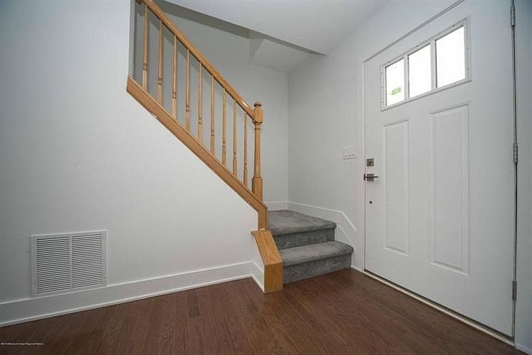1st image of 18 Shasta Ln