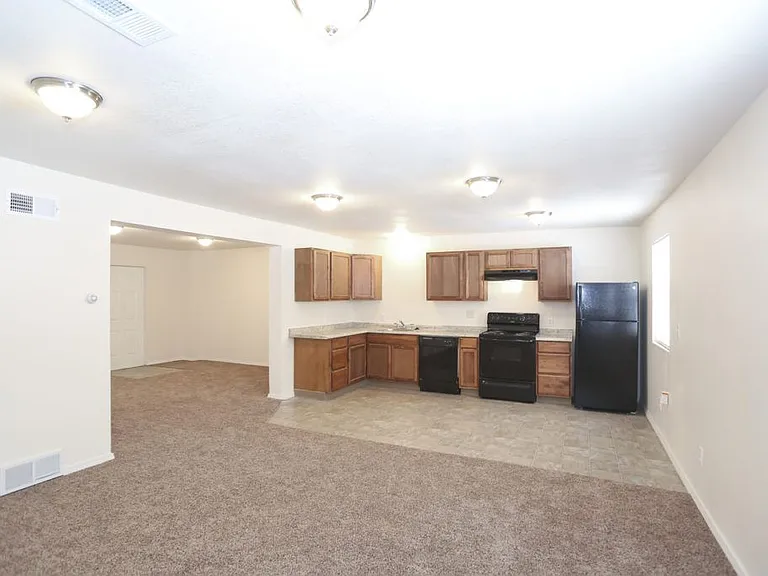 Greenway Apartments — Photo 10