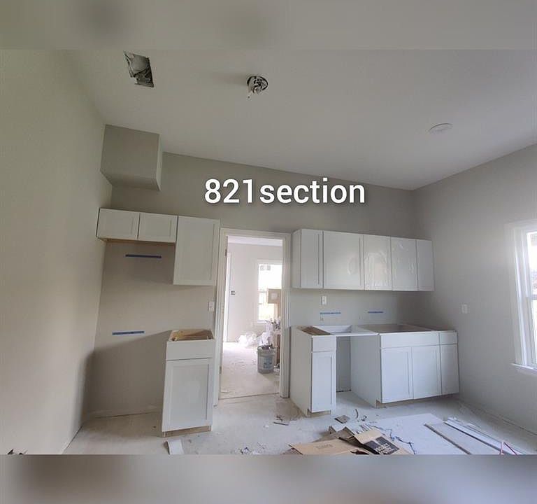 2nd image of 821 W Day St #821