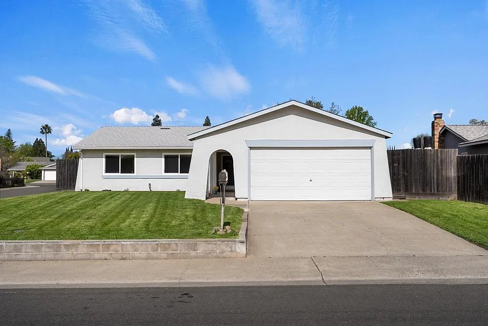9347 Medallion Way photo 1