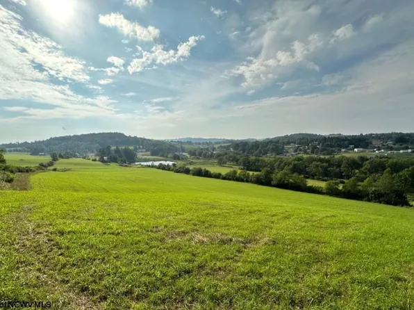 Shaffer St, Terra Alta, WV 26764