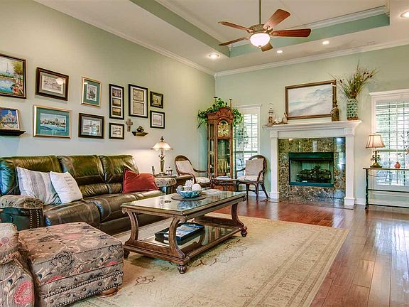 5th image of 1818 Castle Oaks