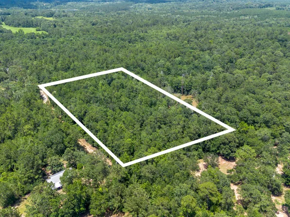 1098 Road 300, Kiln, MS 39556