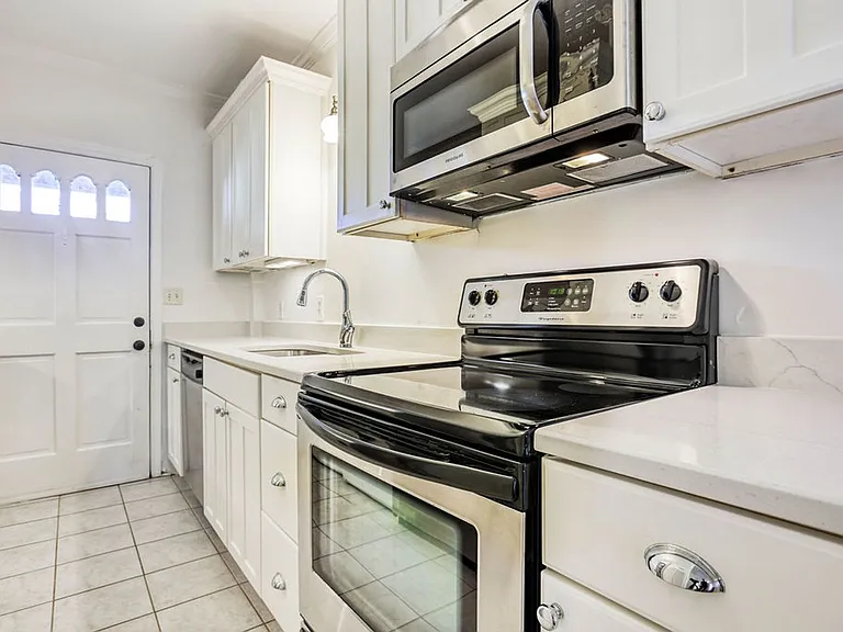 212 W Bolton St — Photo 8