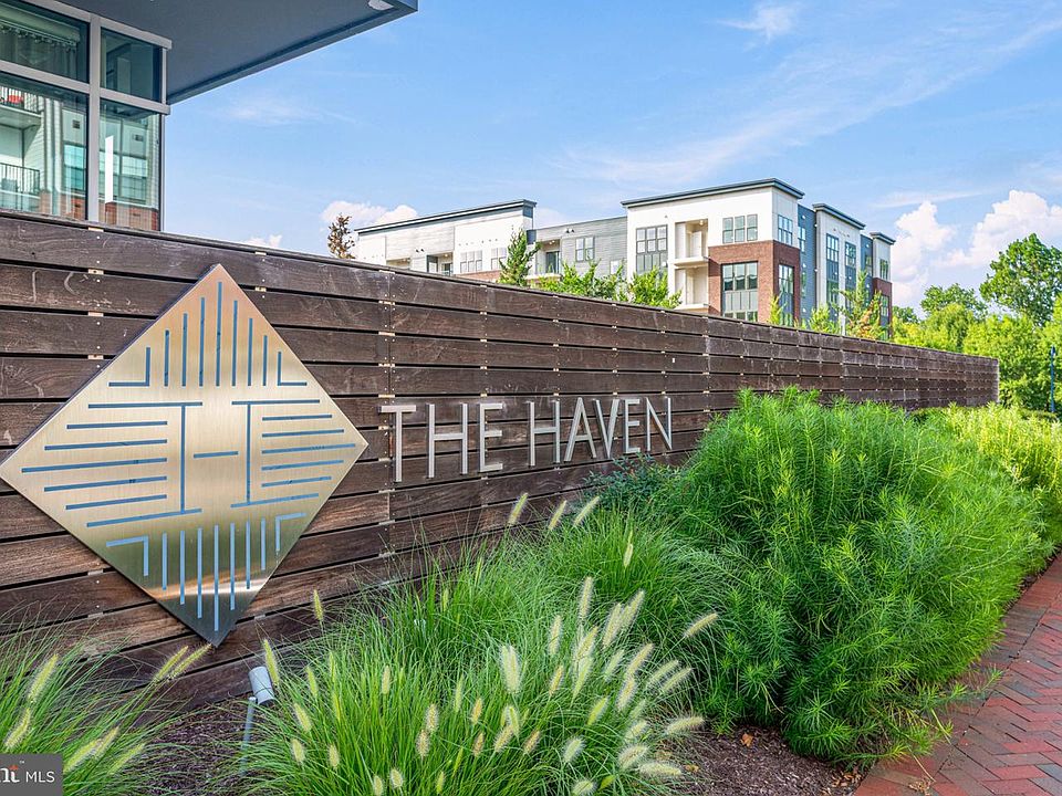 1st image of 145 Riverhaven Dr #208