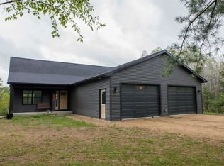 3195 1st Ln, Oxford, WI 53952