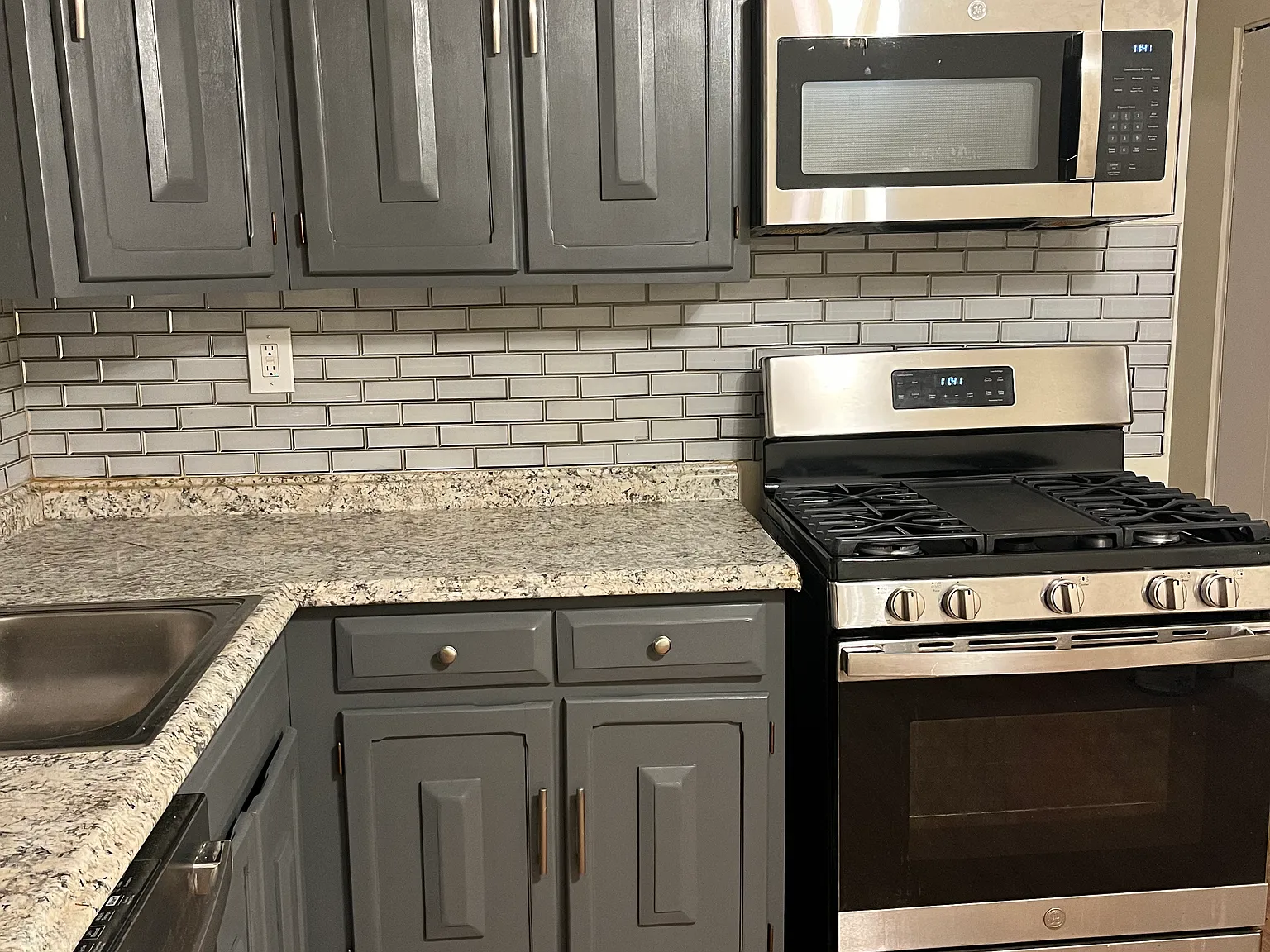 2 bed, 806 sqft, $2,175 — Photo 1