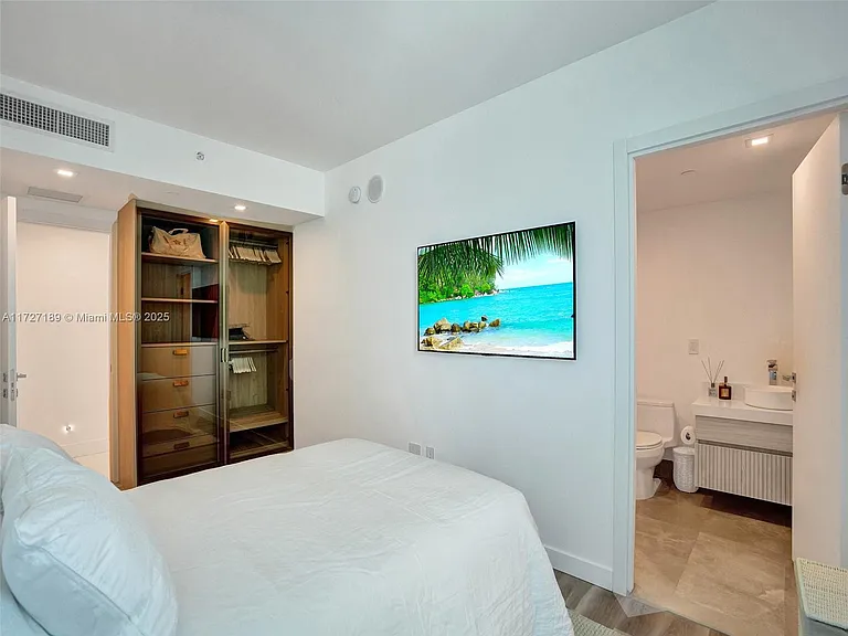 17001 Collins Ave #2308 — Photo 37