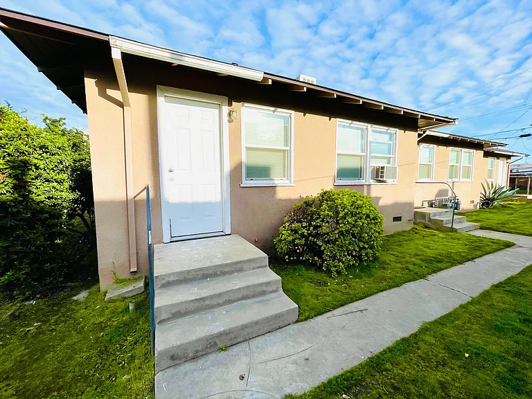 2112 E Peralta Way — Photo 2