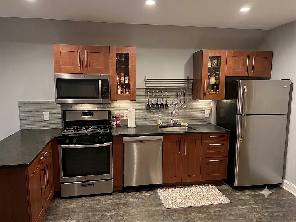 2 bed, 1180 sqft, $2,195 — Photo 2