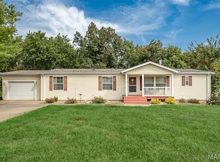 218 S Warren Dr, Winfield, MO 63389