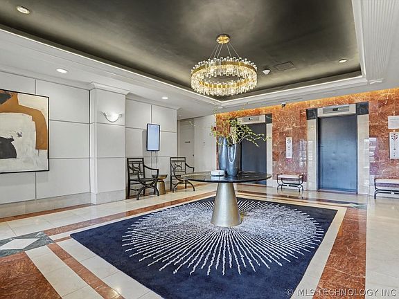 2nd image of 450 W 7th St APT 1709