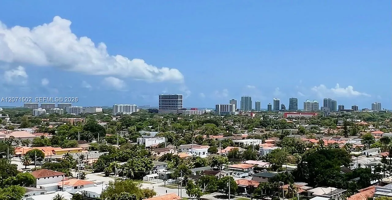 Coral Plaza Of Miami Cond — Photo 2