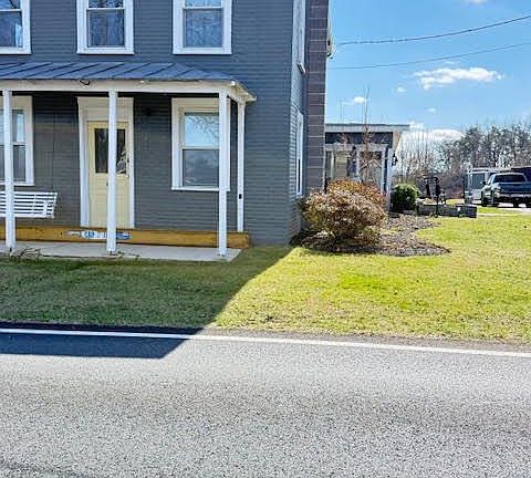 2nd image of 464 Wolfs Bridge Rd