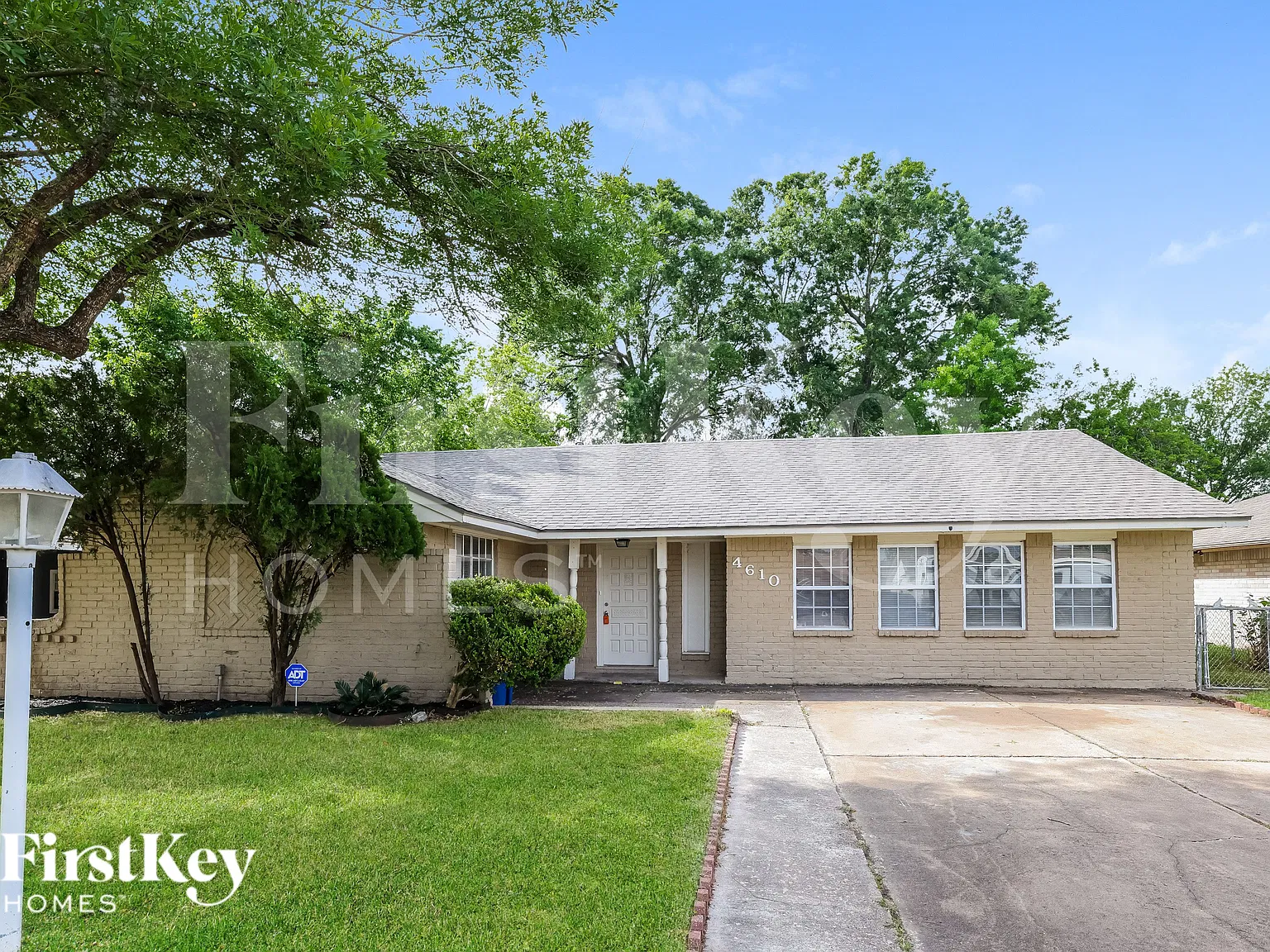 3 bed, 2.0 bath, 1786 sqft, $1,800 — Photo 1