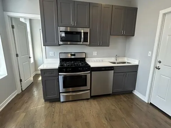 3210 S May St APT 2F, Chicago, IL 60608
