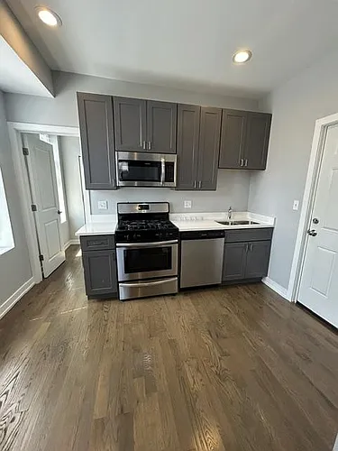 3210 S May St #2F Photo 1