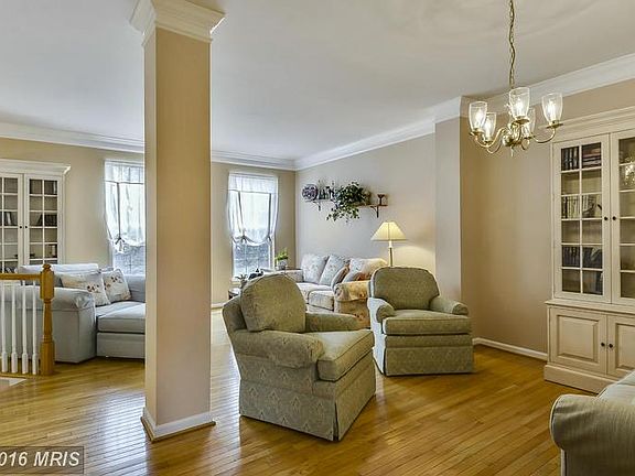 4th image of 43784 Steinbeck Sq