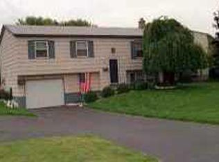 38 Selkirk Dr, Rochester, NY 14626