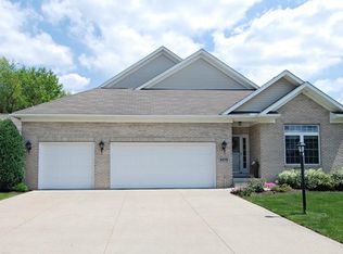 4104 Meadowcreek Ln, Akron, OH 44321