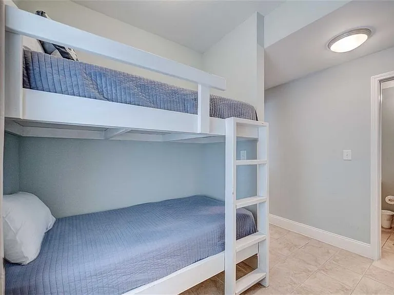 9860 Thomas South Dr S #711 — Photo 22