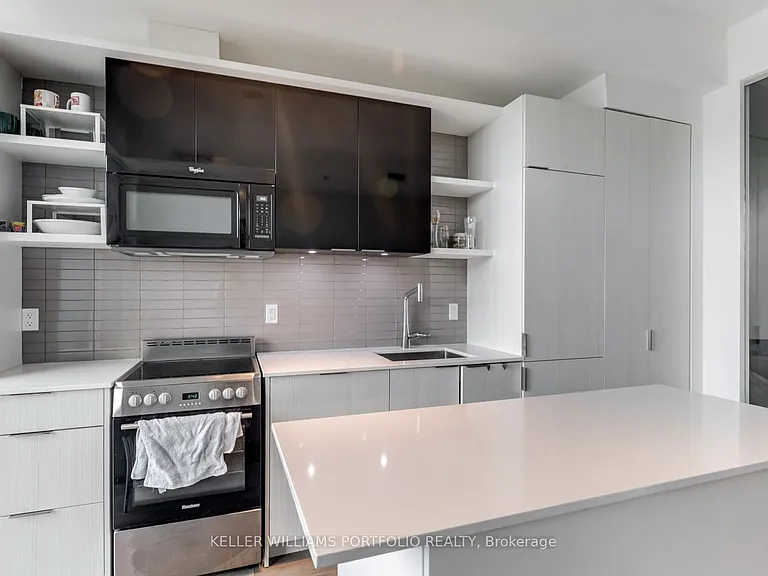 6 Parkwood Ave #516 — Photo 9