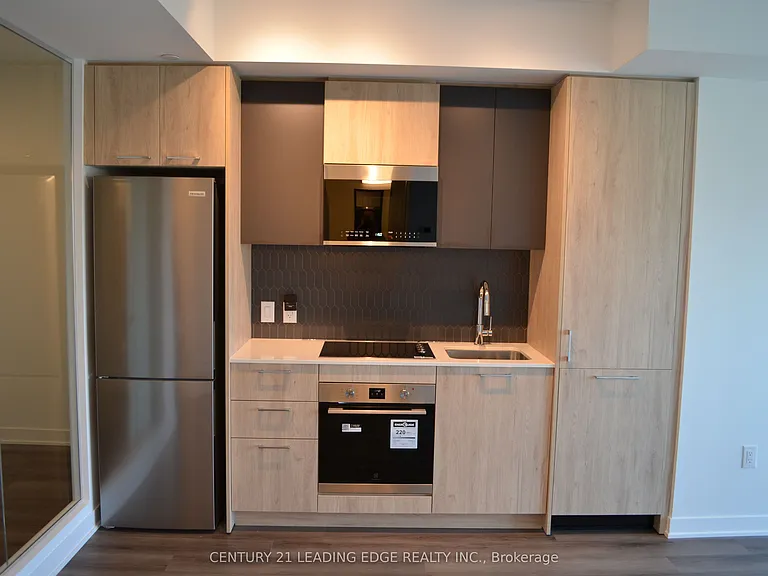 10 Oak St #2407 — Photo 2